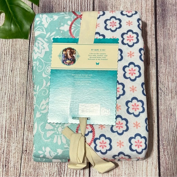 The Pioneer Woman Ditsy Patchwork Cotton-Rich Shower Curtain 72"x72" NEW - Picture 7 of 7